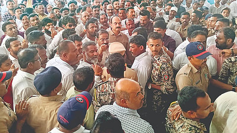 Sahyadri Sugar Factory : सह्याद्री कारखान्याच्या सभेत प्रचंड गदारोळ