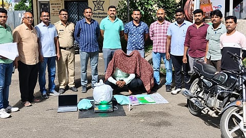 Chandrapur Crime : वरोरा येथील आनंदवन चौकात ४ किलो १७४ ग्रॅम गांजा जप्त; दोघांना अटक!