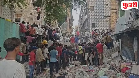 Delhi Building Collapse : दिल्ली पुन्हा हादरली! सीमापुरीत ३ मजली इमारत कोसळली; अनेक जण ढिगाऱ्याखाली अडकल्याची भीती