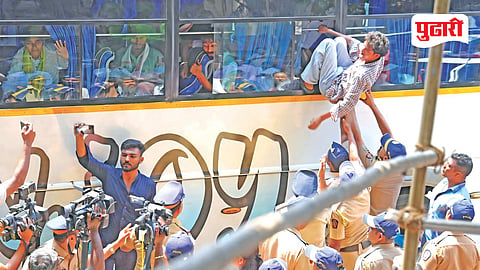 Tribal Students Mumbai Protest