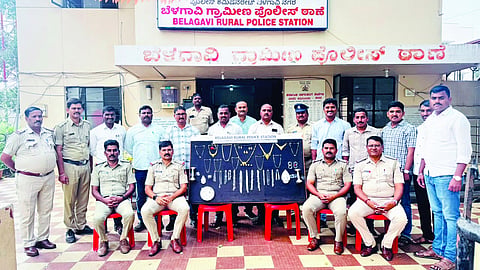 Belgaum Gold Jewellery Seized : सोन्या-चांदीचे २६ लाखांचे दागिने जप्त