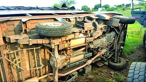 Satara Accident : पिकअप - ट्रेलरच्या धडकेत चार युवक जखमी