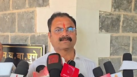 जळगाव : माजी सरपंच मारहाण प्रकरण | 'मारणाराही माझाच, मार खाणाराही माझाच’-आमदार किशोर पाटील