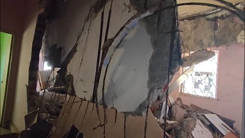Ulhasnagar Slab Collapse | उल्हासनगरमध्ये थरार : शिवगंगा पार्क इमारतीचा स्लॅब कोसळला