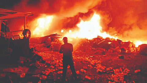 Ratnagiri Fire : संगमेश्वरातील भंगार गोदामाच्या आगीत ३१ लाखांचे नुकसान