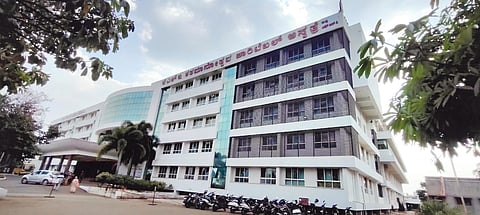 Belgaum News : गर्भाशयातील १.६४ किलोची गाठ काढण्यात यश