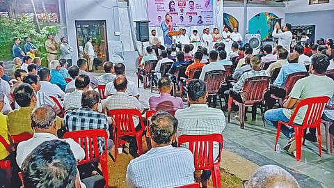 Atulbaba Bhosale : पदवीधरांचे प्रश्न सोडविण्यासाठी डॉ. स्मिता जाधव सक्षम