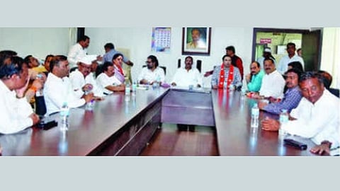 Udayanraje Bhosale Ajinkyatara chairman|'अजिंक्यतारा'च्या चेअरमन खुर्चीवर उदयनराजे विराजमान
