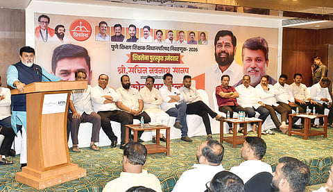कोल्हापूर : येथे सचिन सानप यांच्या प्रचारार्थ मेळाव्यात बोलताना उद्योगमंत्री उदय सामंत. शेजारी पालक मंत्री प्रकाश आबिटकर, खा. धैर्यशील माने, आ. चंद्रदीप नरके, माजी मंत्री राजेंद्र पाटील यड्रावकर, माजी खा. संजय मंडलिक, उपमहापौर अक्षय जरग व मान्यवर.