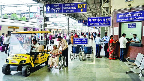 Solapur Railway Station : रेल्वेस्थानकावर ज्येष्ठांसाठी पाच सुविधा