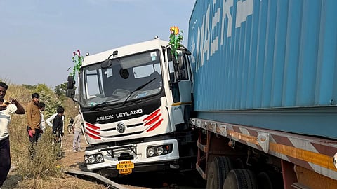 Dharashiv Road Accident