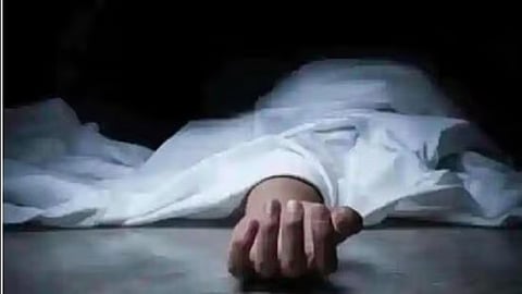 telangana student dies of while playing cricket