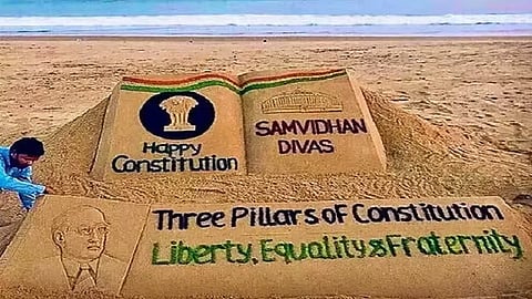அரசியல் சாசன தினம்