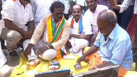 கிளி ஜோதிடம் பார்த்த தங்கர் பச்சான்