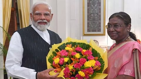 பிரதமராக பதவியேற்கிறார் நரேந்திர மோடி
