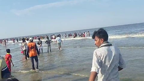 drown in the sea