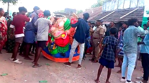 இரு சமூகத்தினரிடையே மோதல்