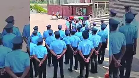 தீன் தயாள் தீப் உடல் மரியாதையுடன் எடுத்து செல்லும் படம்