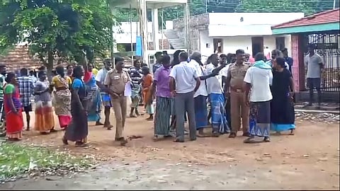 கோஷ்டி மோதல்