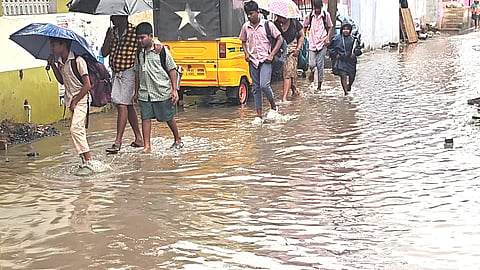 பள்ளி மாணவர்கள் அவதி