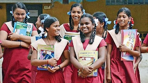 பள்ளி மாணவர்கள்