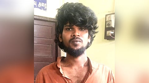 இளைஞர் கைது