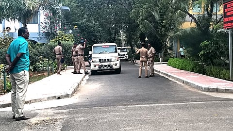 தனியார் கல்லூரிக்கு வெடிகுண்டு மிரட்டல்