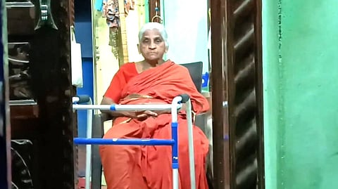 மூதாட்டியிடம் 13 சவரன் நகைகளை திருடிச் சென்ற மர்ம நபர்