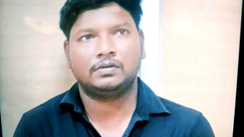 போலீஸ் காவலர் கைது