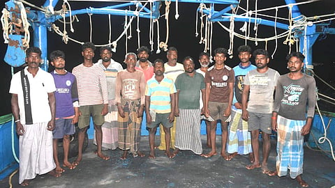 14 மீனவர்கள் கைது