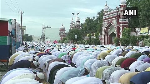 uttar pradesh police warning over namaz on roads