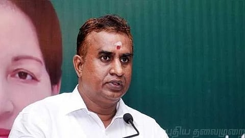 எஸ்பி வேலுமணி