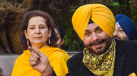 what reason of punjab congress suspends navjot kaur sidhu
