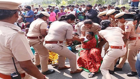 தூய்மைப் பணியாளர்கள் போராட்டம்