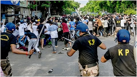 West Bengal Police crackdown on namaz protesters