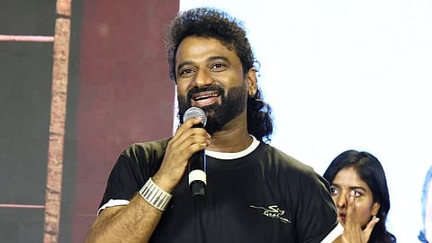 Actors all sung in this film says DSP