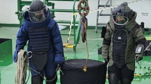 Indian Navy extracts unexploded missile from crude oil tanker