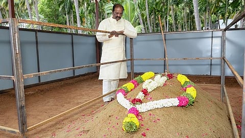 Vairamuthu about Bharathiraja