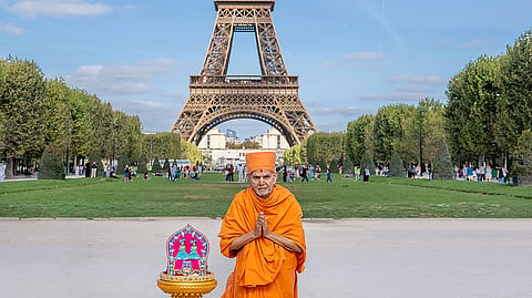 Eiffel Tower Closed After Female Staff Protest in Paris
