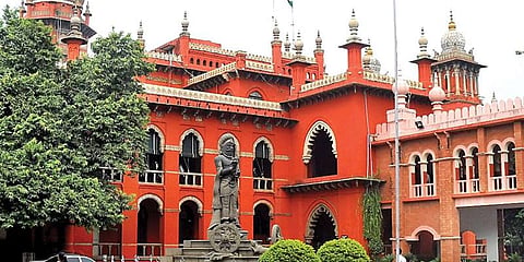 அங்கீகாரமில்லாத வீட்டுமனைகள் பதிவு விவகாரம்: உயர்நீதிமன்றம் விளக்கம்