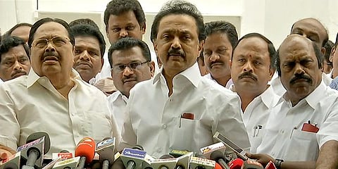 தமிழக அரசு பாஜகவின் காலில் விழுந்து கிடக்கிறது: மு.க.ஸ்டாலின்