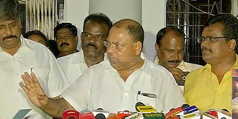 சபாநாயகர் நோட்டீஸ் எங்களை கட்டுப்படுத்தாது: தங்க தமிழ்ச்செல்வன்