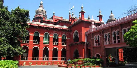 விபத்துக்களை குறைக்கவே அசல் ஓட்டுநர் உரிமம் - தமிழக அரசு விளக்கம்