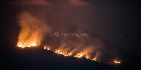 பாலி தீவில் எரிமலை வெடிக்கும் அபாயம்!