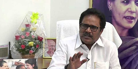 கோவை அச்சகத்தை மூட எதிர்ப்பு: காங்கிரஸ் கட்சி சார்பில் கண்டன ஆர்ப்பாட்டம்