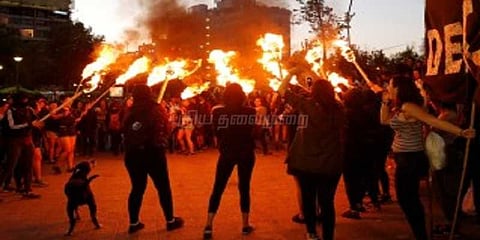 பாலியல் வன்கொடுமைக்கு எதிரான மாணவிகள் போராட்டத்தில் மோதல்