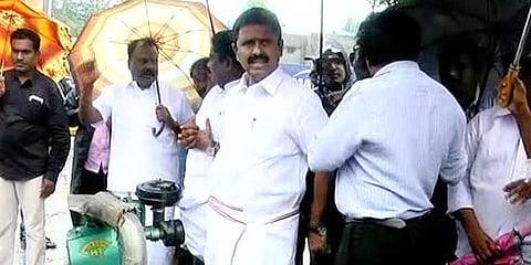 மாதவரத்தில் அமைச்சர்கள் காமராஜ், பென்ஜமின் ஆய்வு