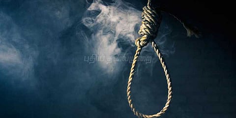 பள்ளியில் பிளஸ் 2 மாணவர் தூக்கிட்டு தற்கொலை
