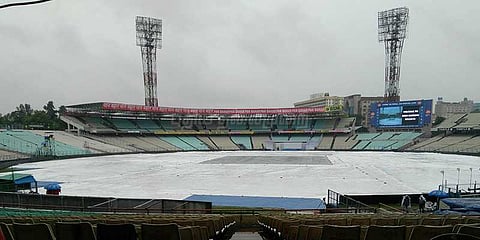 கொல்கத்தாவில் மழை: முதல் டெஸ்ட் தொடங்குவதில் தாமதம்