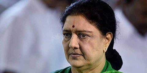ஐடி ரெய்டு: சிறையில் சசிகலா வழக்கறிஞர்களுடன் ஆலோசனை
